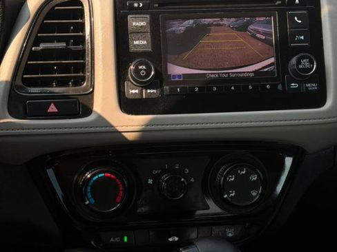 Used 2021 Honda HR-V LX image 21