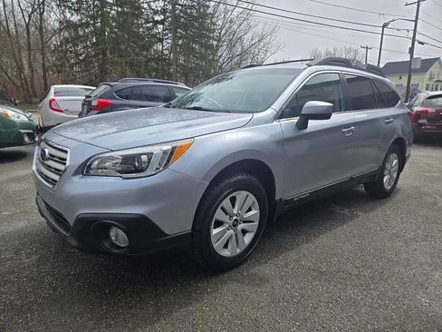 Used 2015 Subaru Outback 2.5i Premium image 10
