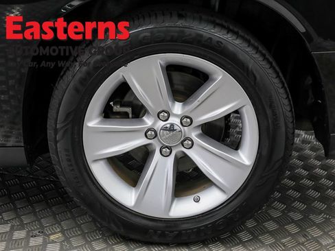 Used 2023 Dodge Challenger SXT image 31