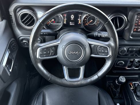 Used 2021 Jeep Wrangler Unlimited Sahara AWD/4WD image 17