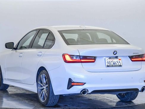 Certified 2022 BMW 330i Sedan w/ Convenience Package image 2