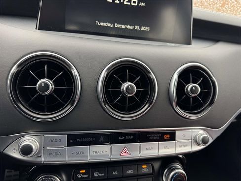 Used 2018 Kia Stinger GT2 image 22