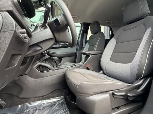 Used 2025 Chevrolet TrailBlazer LT image 10