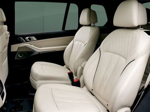 Used 2022 BMW X7 M50i AWD/4WD image 20