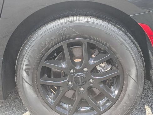 Used 2023 Chrysler Pacifica Touring-L FWD image 10