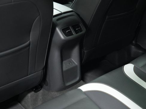 Used 2025 Buick Envision Sport Touring image 22