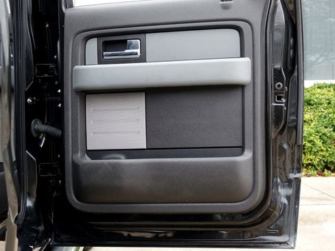 Used 2014 Ford F150 XLT w/ Equipment Group 302A Luxury image 38