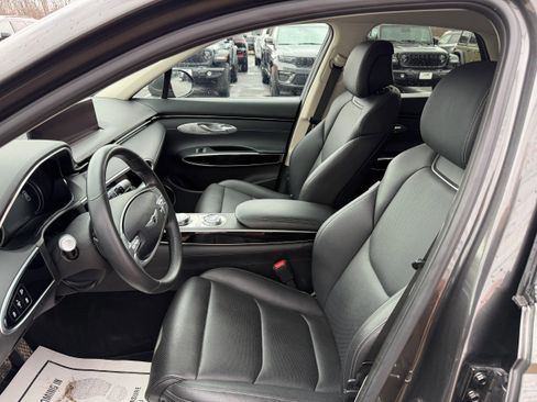 Used 2025 Genesis GV70 2.5T image 6