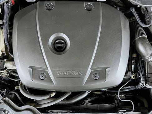 Used 2016 Volvo V60 T5 Platinum w/ Climate Package image 13