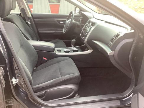 Used 2015 Nissan Altima 2.5 SV w/ Convenience Package FWD image 12