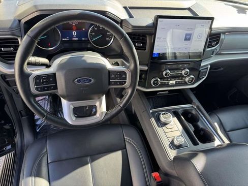 Used 2024 Ford Expedition XLT AWD/4WD image 19