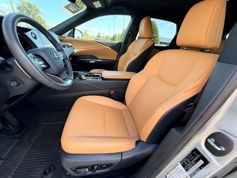 Certified 2025 Lexus RX 350 FWD w/ Technology Package image 5