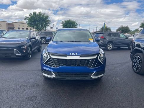 Used 2023 Kia Sportage EX FWD image 2