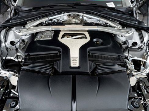Used 2025 Aston Martin DBX 707 image 6