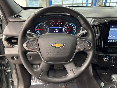 Used 2023 Chevrolet Traverse LT image 12