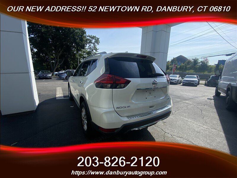 Used 2017 Nissan Rogue SV AWD/4WD image 3