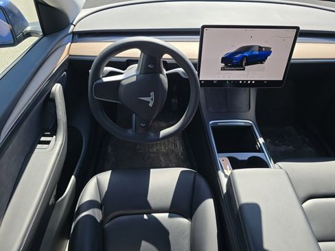 Used 2023 Tesla Model Y Long Range image 29