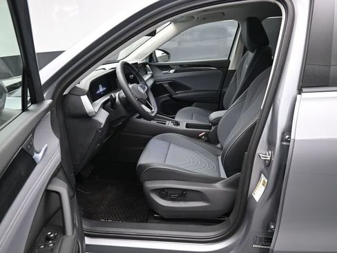 New 2026 Volkswagen Tiguan SE AWD/4WD image 9