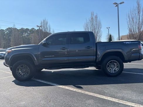 Used 2022 Toyota Tacoma TRD Sport w/ TRD Premium Sport Package image 15