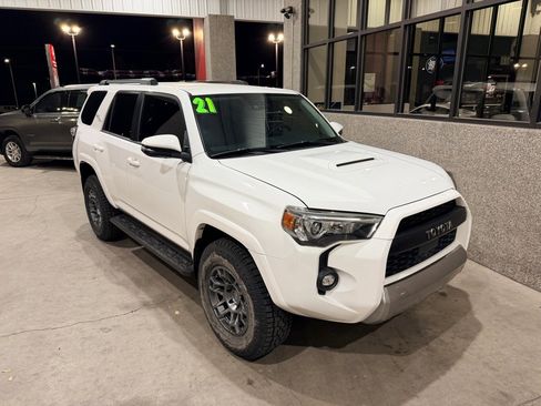 Used 2021 Toyota 4Runner TRD Off-Road Premium image 4