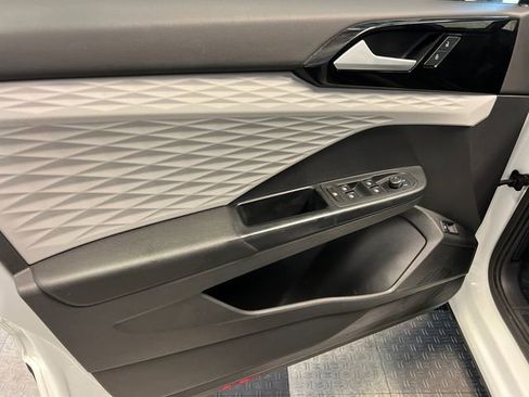 Used 2022 Volkswagen Taos S image 7