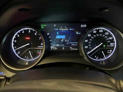 Used 2021 Toyota Camry SE AWD/4WD image 10
