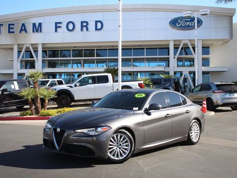 Used 2021 Alfa Romeo Giulia Sprint RWD image 2