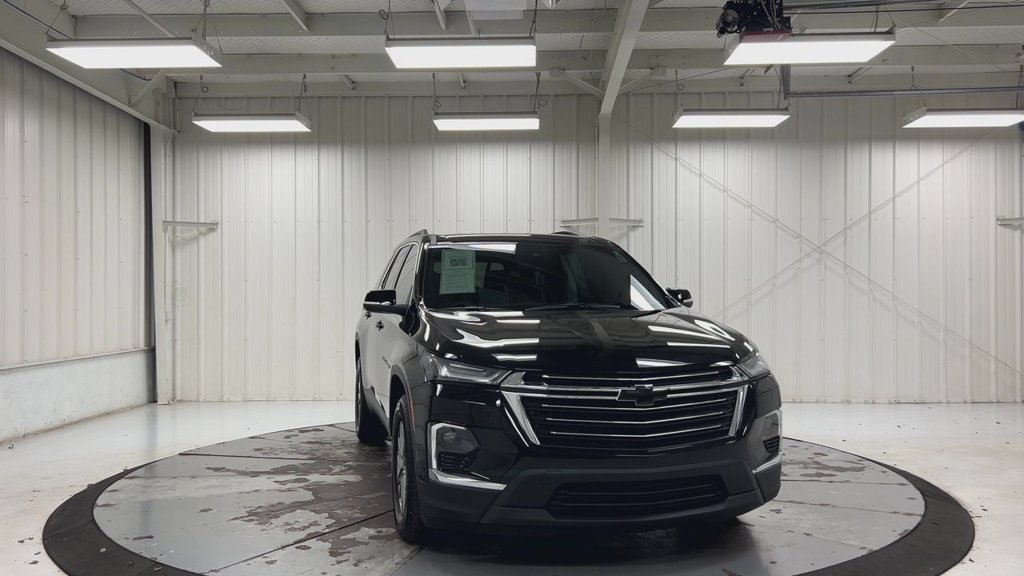 Used 2022 Chevrolet Traverse LT FWD image 3