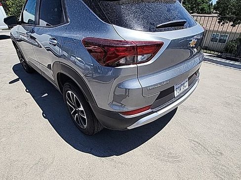 Certified 2025 Chevrolet TrailBlazer LT FWD image 4