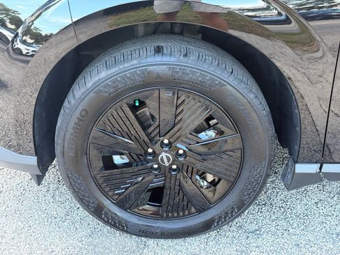 Certified 2025 Nissan Murano SV FWD image 20