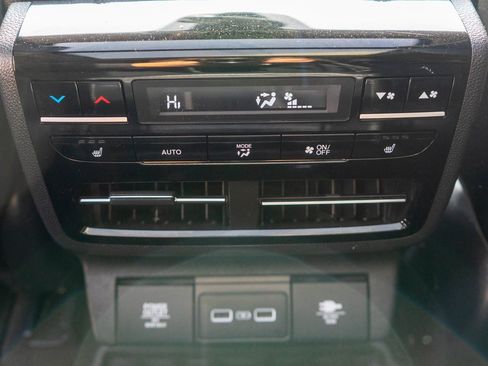 Used 2023 Acura MDX SH-AWD w/ Advance Package image 15