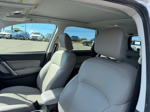 Used 2018 Subaru Forester 2.5i Limited AWD/4WD image 7