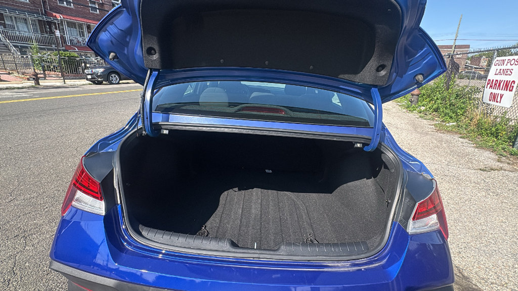 Used 2025 Hyundai Elantra SEL FWD image 32