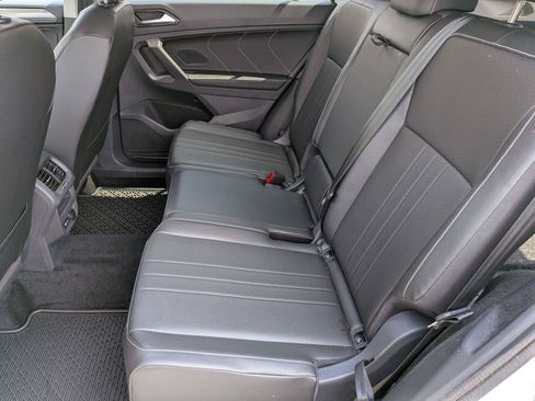 Used 2024 Volkswagen Tiguan SE AWD/4WD image 44
