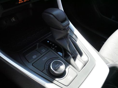 Certified 2025 Toyota RAV4 XLE w/ Convenience Package AWD/4WD image 24
