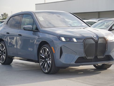 Used 2026 BMW iX xDrive60 AWD/4WD image 3