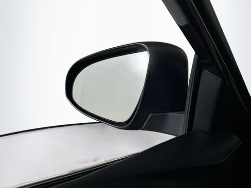 Used 2012 Toyota Camry LE image 16