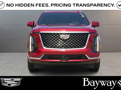 Used 2025 Cadillac Escalade Luxury RWD image 2