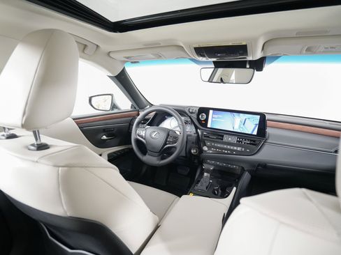 New 2025 Lexus ES 350 w/ Premium Package image 14