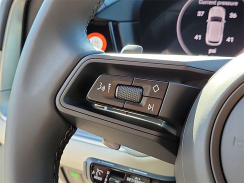 New 2026 Porsche Cayenne image 33