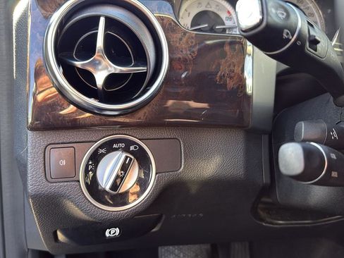 Used 2014 Mercedes-Benz GLK 350 2WD image 18
