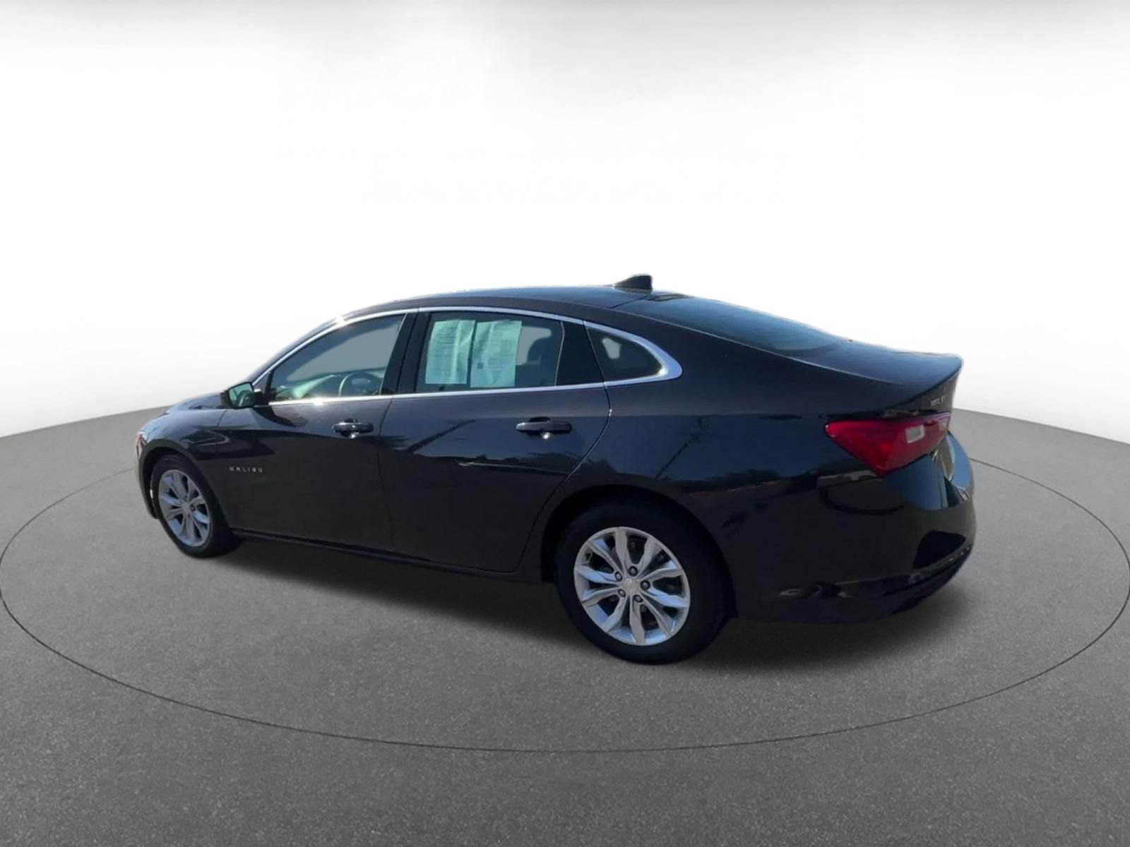 Used 2023 Chevrolet Malibu LT FWD image 9