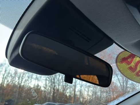 Used 2024 Toyota Corolla Cross LE image 24