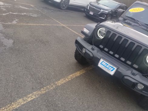 Used 2021 Jeep Wrangler Unlimited Sport image 8