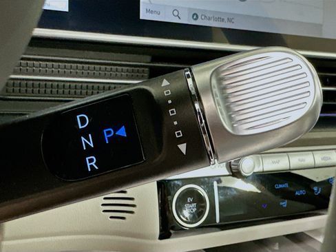 Used 2024 Hyundai Ioniq 6 SEL image 25