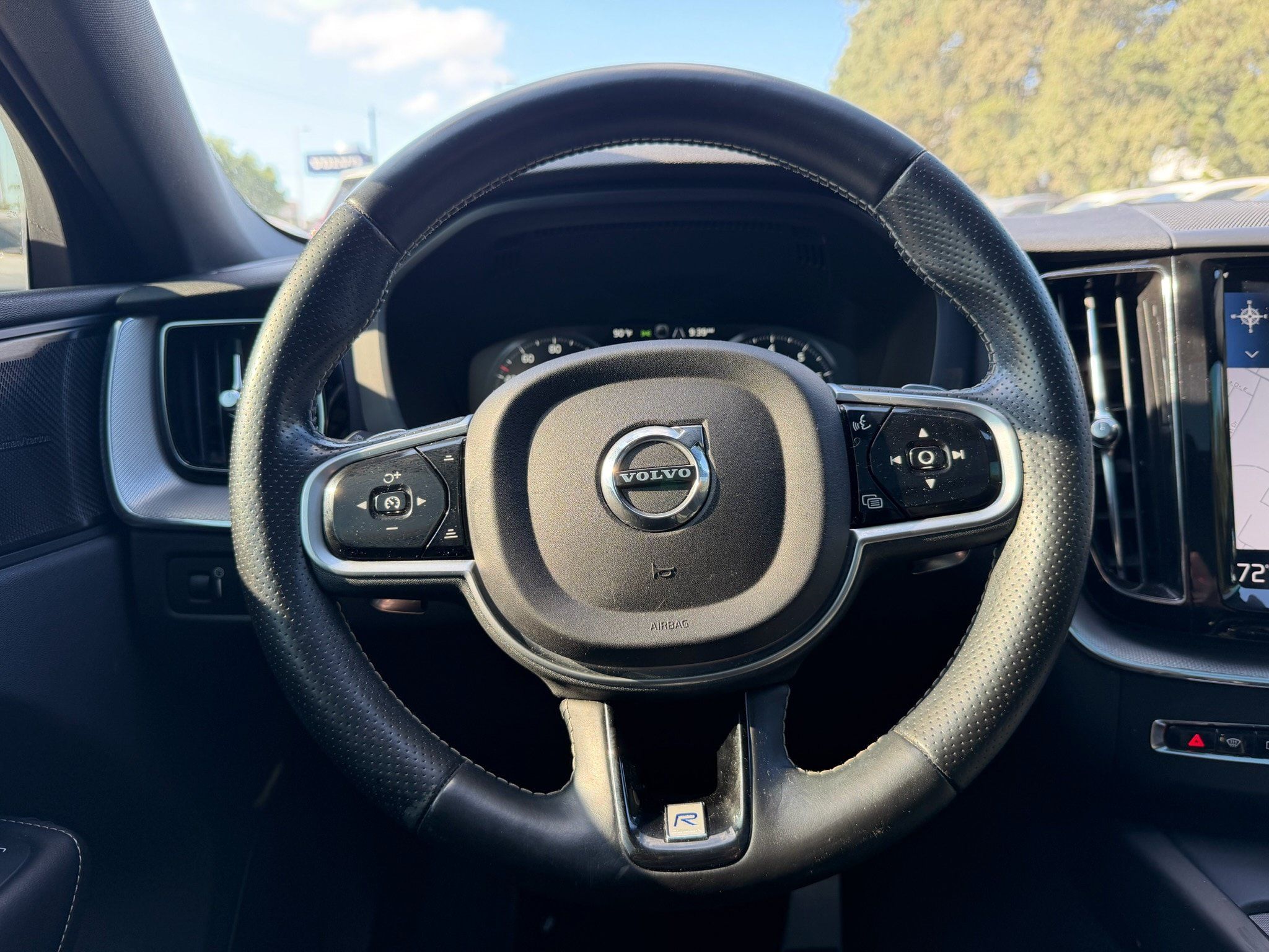 Used 2019 Volvo XC60 T5 R-Design w/ Protection Package Premier FWD image 17