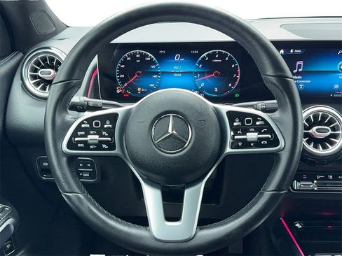 Used 2020 Mercedes-Benz GLB 250 w/ Premium Package image 18