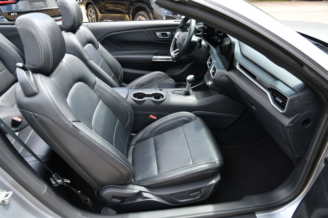 Used 2025 Ford Mustang Premium RWD image 25