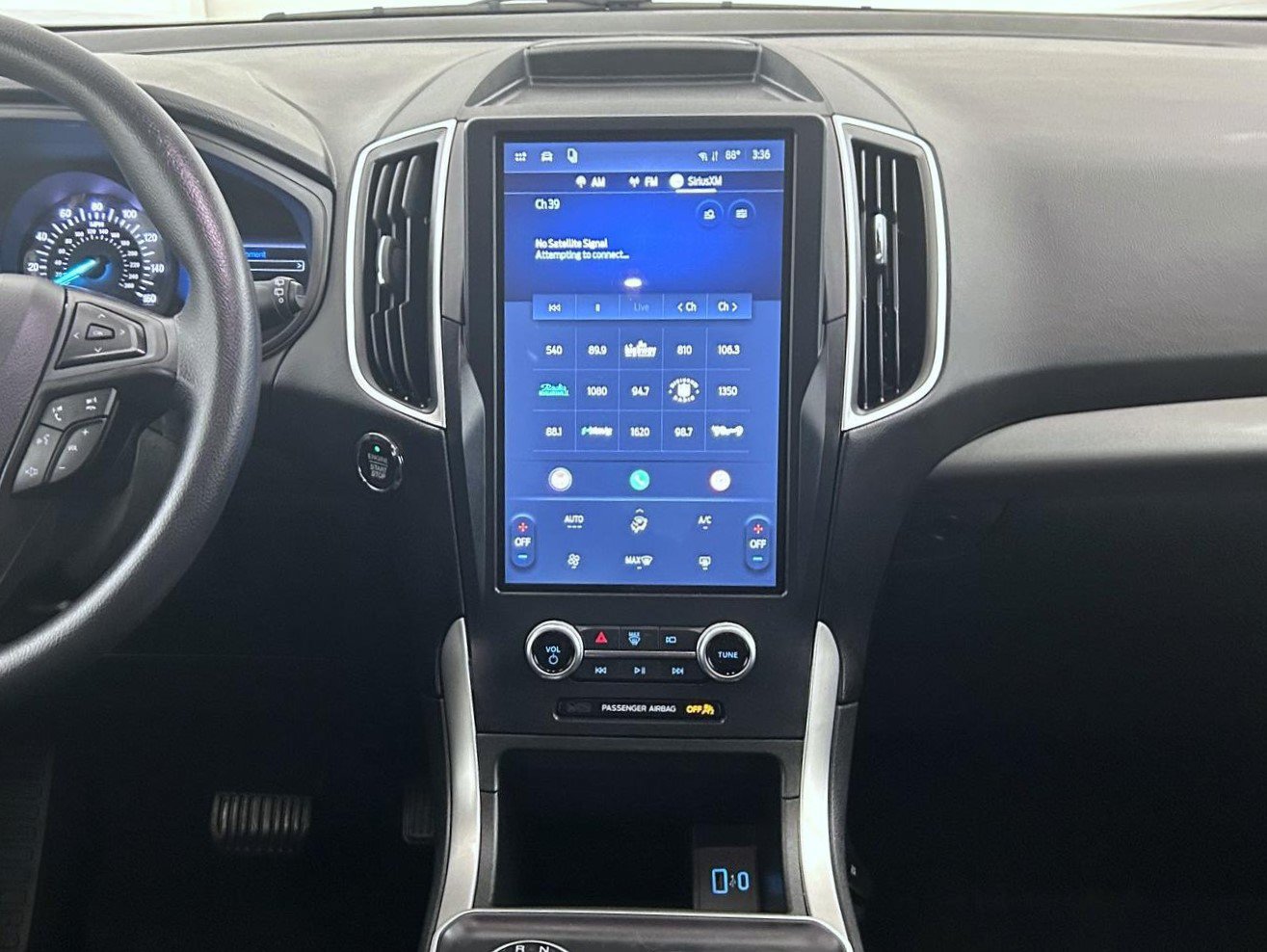 Used 2024 Ford Edge SE w/ Black Appearance Package AWD/4WD image 12