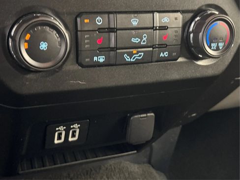 Used 2019 Ford F150 XLT w/ Equipment Group 302A Luxury AWD/4WD image 37